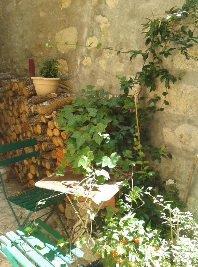 Bed and Breakfast A L'Etape Des Jeunes Randonneurs Un Adulte Un Enfant Saignon Zewnętrze zdjęcie